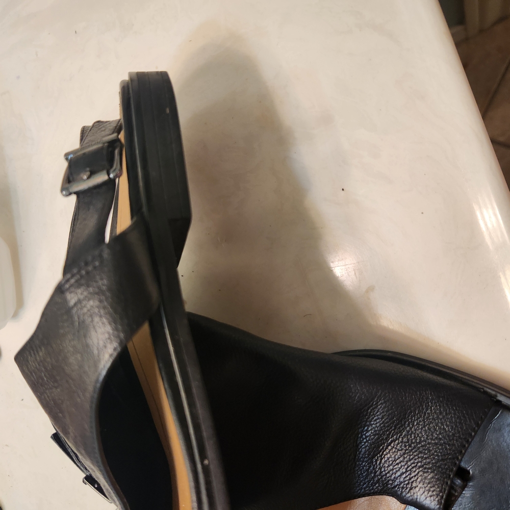 Vionic Black Leather Slingback Sandals